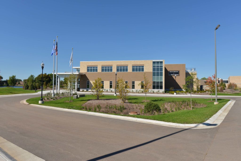 University of Wisconsin-Oshkosh Alumni Welcome and Conference Center ...